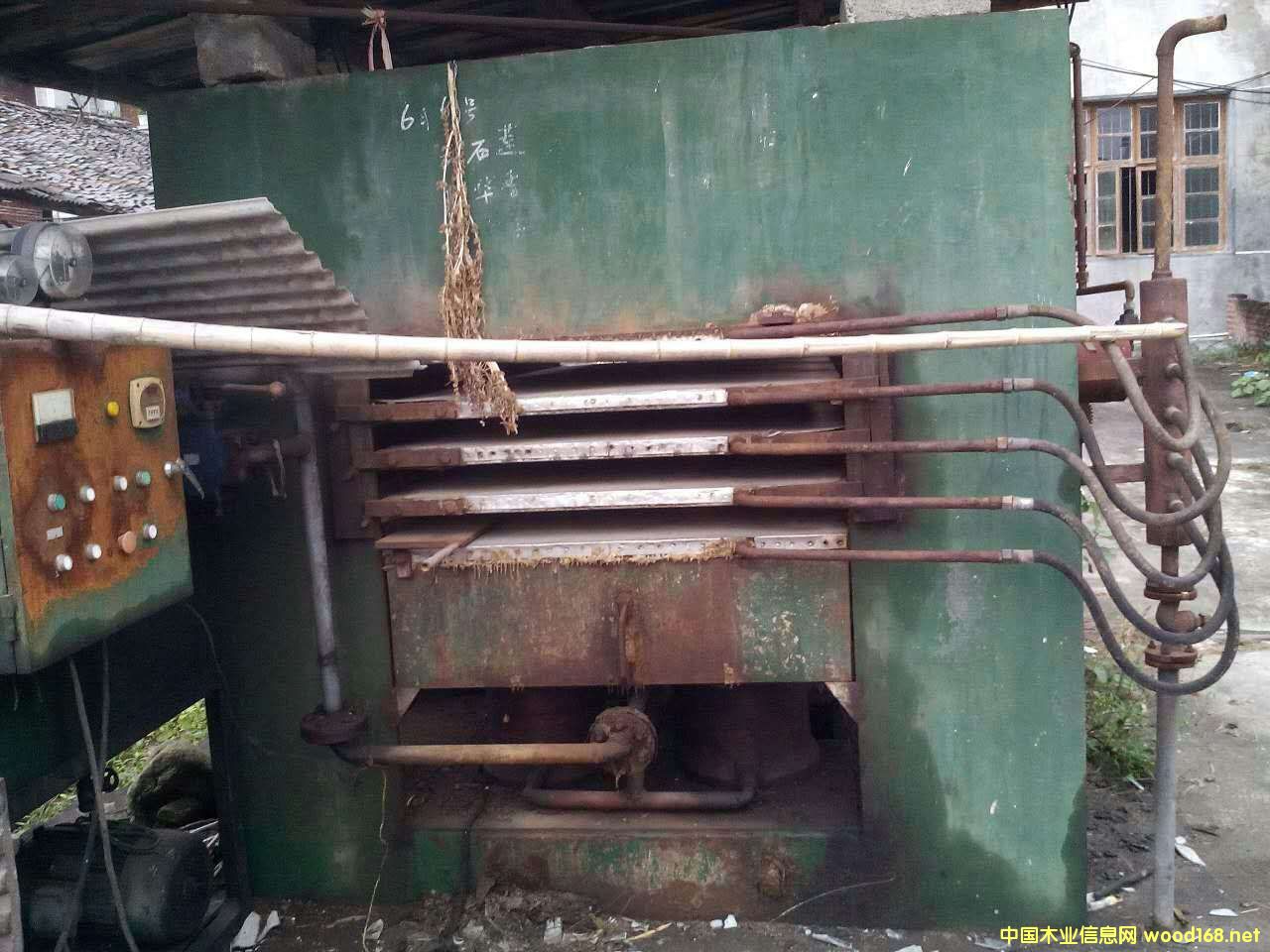 四層帶側(cè)壓熱壓機(jī) 四層帶側(cè)壓熱壓機(jī)